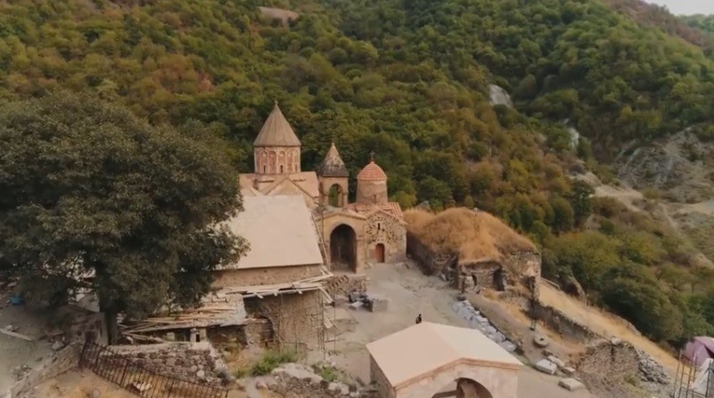 Туристический объект. Кадр видео "Путешествие в Нагорный Карабах" Youtube-канала Intourist Armenia https://www.youtube.com/watch?v=jA2etV4w5O4 Туристический объект. Кадр видео "Путешествие в Нагорный Карабах" Youtube-канала Intourist Armenia https://www.youtube.com/watch?v=jA2etV4w5O4