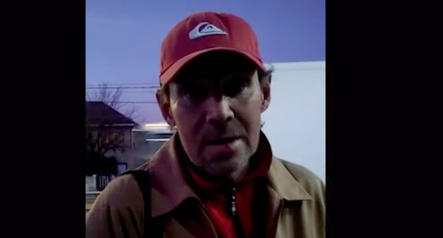 Пострадавший возвращается домой после того, как их высадили в районе Джубги. Кадр видео Красный Политобзор https://www.youtube.com/watch?v=GTI7GVMuVew&feature=youtu.be Пострадавший возвращается домой после того, как их высадили в районе Джубги. Кадр видео Красный Политобзор https://www.youtube.com/watch?v=GTI7GVMuVew&feature=youtu.be