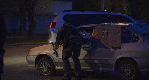 На месте взрыва гранаты в Волгограде. 27 апреля 2020 г. Фото https://bloknot-volgograd.ru/news/fotootchet-s-mesta-vzryva-granaty-v-avtomobile-69--1217584