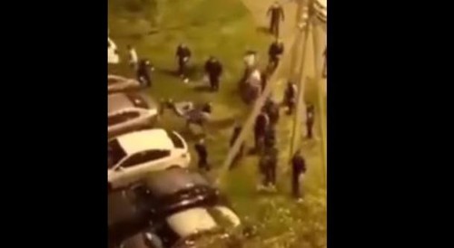 Массовая драка со стрельбой в Краснодаре. Кадр видео
Live Kuban https://www.youtube.com/watch?time_continue=2&v=h9vAME0lz8s&feature=emb_logo Массовая драка со стрельбой в Краснодаре. Кадр видео
Live Kuban https://www.youtube.com/watch?time_continue=2&v=h9vAME0lz8s&feature=emb_logo