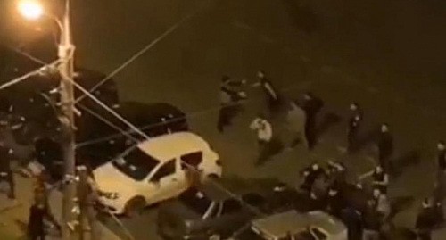 Массовая драка со стрельбой в Краснодаре. Кадр видео
Live Kuban https://www.youtube.com/watch?time_continue=2&v=h9vAME0lz8s&feature=emb_logo Массовая драка со стрельбой в Краснодаре. Кадр видео
Live Kuban https://www.youtube.com/watch?time_continue=2&v=h9vAME0lz8s&feature=emb_logo