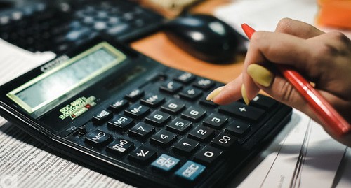 Калькулятор. Фото Елены Синеок, Юга.ру
Калькулятор. Фото Елены Синеок, Юга.ру