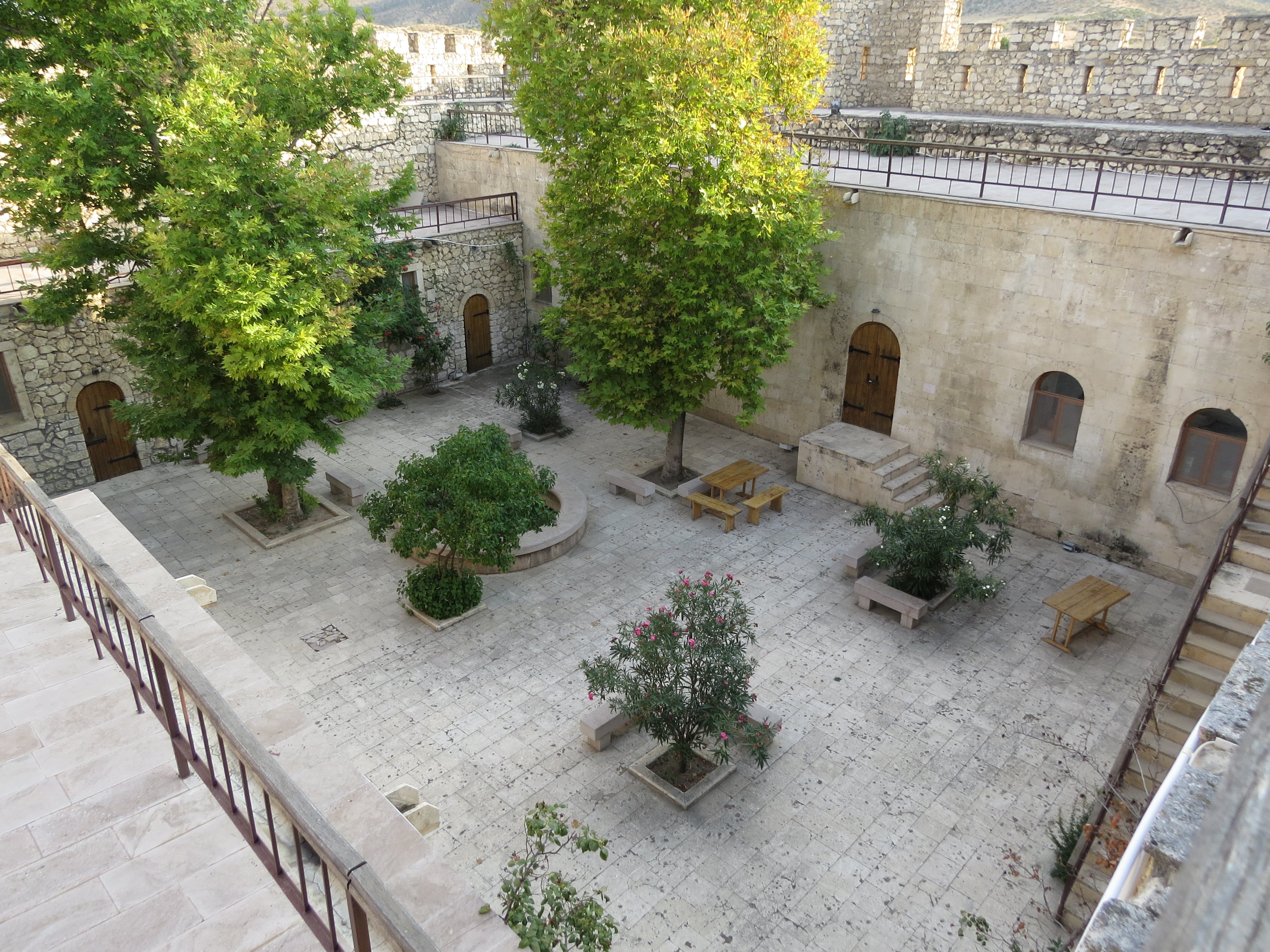 Музей Тигранакерта, где хранятся находки в ходе раскопок, закрыт из-за пандемии. Аскеранский района Нагорного Карабаха. 24 июля 2020 года. Фото Алвард Григорян для "Кавказского узла"