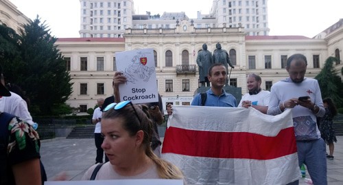 Участники акции в Тбилиси. Фото Беслана Кмузова для "Кавказского узла".