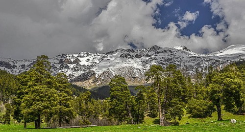 Абишира-Ахуба. Фото: https://ru.wikipedia.org/wiki/Архыз Абишира-Ахуба. Фото: https://ru.wikipedia.org/wiki/Архыз