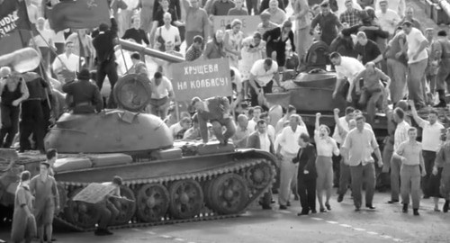 Кадр фильма "Дорогие товарищи", скриншот https://www.youtube.com/watch?v=uS2LpVmPYRo&feature=emb_logo Кадр фильма "Дорогие товарищи", скриншот https://www.youtube.com/watch?v=uS2LpVmPYRo&feature=emb_logo