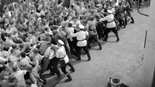 Кадр из фильма Андрея Кончаловского "Дорогие товарищи", https://youtu.be/uS2LpVmPYRo Кадр из фильма Андрея Кончаловского "Дорогие товарищи", https://youtu.be/uS2LpVmPYRo