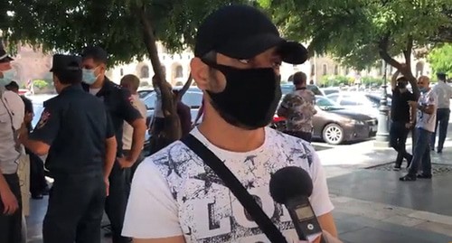 Участник акции "Хочу в Россию". Сентябрь 2020 г. Стоп-кадр видео https://www.youtube.com/watch?time_continue=5&v=Ty9CBzoCaq0&feature=emb_logo Участник акции "Хочу в Россию". Сентябрь 2020 г. Стоп-кадр видео https://www.youtube.com/watch?time_continue=5&v=Ty9CBzoCaq0&feature=emb_logo