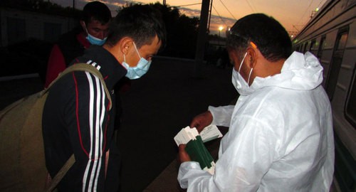 Пассажиры третьего поезда Волжский-Ташкент. Фото Вячеслава Ященко для "Кавказского узла" Пассажиры третьего поезда Волжский-Ташкент. Фото Вячеслава Ященко для "Кавказского узла"