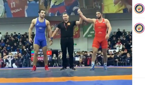 Борцы Эрик Джиоев и Абдулрашид Садулаев. Фото: скриншот со страницы wrestrus_ru в Instagram https://www.instagram.com/p/CGerch1H6BV/ Борцы Эрик Джиоев и Абдулрашид Садулаев. Фото: скриншот со страницы wrestrus_ru в Instagram https://www.instagram.com/p/CGerch1H6BV/