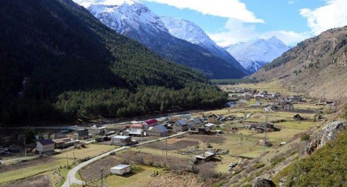 село Тегенекли в КБР. Фото: Muslimbek07 https://ru.wikipedia.org/wiki/Тегенекли#/media/Файл:Tegenekli.jpg село Тегенекли в КБР. Фото: Muslimbek07 https://ru.wikipedia.org/wiki/Тегенекли#/media/Файл:Tegenekli.jpg