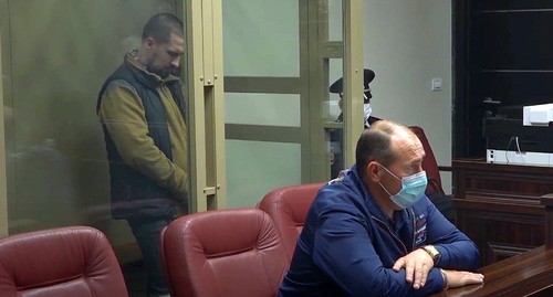 Подсудимый слушает приговор Краснодарского краевого суда. Кадр видео КРАСНОДАРСКИЙ КРАЕВОЙ СУД https://www.youtube.com/watch?v=moj0E9X3TX0 Подсудимый слушает приговор Краснодарского краевого суда. Кадр видео КРАСНОДАРСКИЙ КРАЕВОЙ СУД https://www.youtube.com/watch?v=moj0E9X3TX0