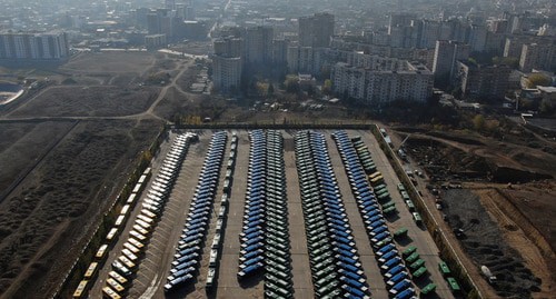 Общественный транспорт. Тбилиси, 28 ноября 2020 года. Фото: REUTERS/Irakli Gedenidze