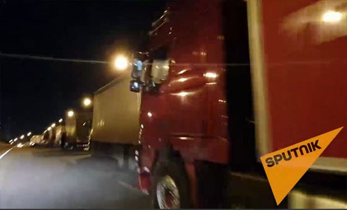 Скриншот видео https://sputnik-abkhazia.ru/Abkhazia/20201204/1031406567/Situatsiya-s-prokhozhdeniem-tamozhni-bolshegruzami-poka-ne-uluchshilas.html Скриншот видео https://sputnik-abkhazia.ru/Abkhazia/20201204/1031406567/Situatsiya-s-prokhozhdeniem-tamozhni-bolshegruzami-poka-ne-uluchshilas.html