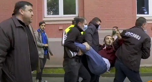 Акция протеста в Батуми. 13 декабря 2020 года. Стоп-кадр видео Sputnik Georgia - все о Грузии https://www.youtube.com/watch?v=XW3Phkw6Mis&feature=emb_title Акция протеста в Батуми. 13 декабря 2020 года. Стоп-кадр видео Sputnik Georgia - все о Грузии https://www.youtube.com/watch?v=XW3Phkw6Mis&feature=emb_title