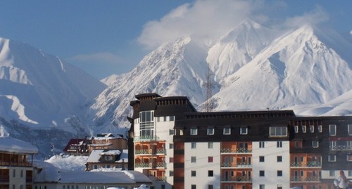 Гудаури. Фото: https://ru.wikipedia.org/wiki/Гудаури Гудаури. Фото: https://ru.wikipedia.org/wiki/Гудаури