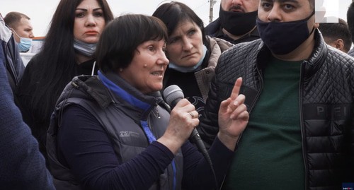 Акция торговцев с закрытых рынков в Аксайском районе 29.04.21. Кадр видео 
161RU Ростов-на-Дону  https://www.youtube.com/watch?v=z6l21RyyJZ4&t=3s