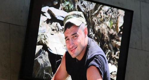 Портрет Александра Флегонтова. Фото: Evgeny Evdkimov https://www.severreal.org/a/obvinyaemogo-v-ubiystve-spetsnazovtsa-iz-karelii-obyavili-v-rozysk/31294392.html Портрет Александра Флегонтова. Фото: Evgeny Evdkimov https://www.severreal.org/a/obvinyaemogo-v-ubiystve-spetsnazovtsa-iz-karelii-obyavili-v-rozysk/31294392.html