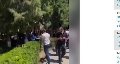 Задержанный во время митинга. 7 июня 2021 г. Скриншот видео https://www.panorama.am/ru/news/2021/06/07/Никол-предатель/2514495 Задержанный во время митинга. 7 июня 2021 г. Скриншот видео https://www.panorama.am/ru/news/2021/06/07/Никол-предатель/2514495