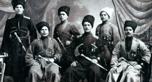 Казаки 2-го Сунженско-Владикавказского полка Терского казачьего войска. Начало XX века. Скриншот с сайта https://kazaklib.rusneb.ru Казаки 2-го Сунженско-Владикавказского полка Терского казачьего войска. Начало XX века. Скриншот с сайта https://kazaklib.rusneb.ru