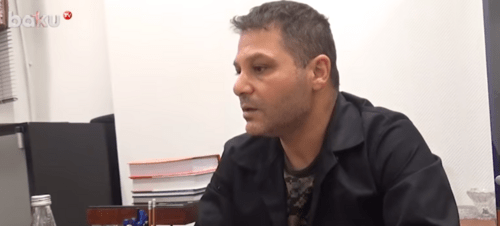 Викен Абрахам Эульджекжиян дает показания. Скриншот видео с YouTube-канала baku.tv от 5 мая 2021 года, https://www.youtube.com/watch?v=r6fJWuLh5o0&t=1s
