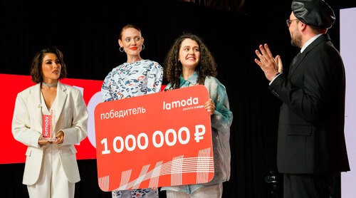 Агата Вострикова (вторая справа). Фото Рустама Джалилова для "Кавказского узла" Агата Вострикова (вторая справа). Фото Рустама Джалилова для "Кавказского узла"