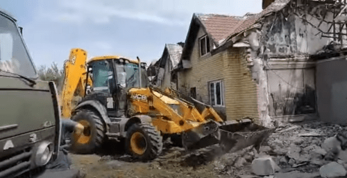 Снос домов в поселке Белая дача в Волгоградской области. Стоп-кадр видео https://youtu.be/v5UPWfiQyHo Снос домов в поселке Белая дача в Волгоградской области. Стоп-кадр видео https://youtu.be/v5UPWfiQyHo