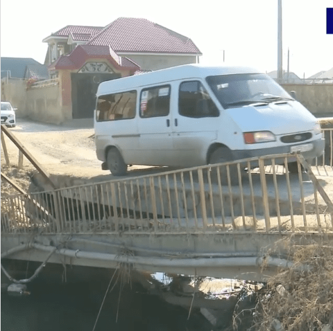 Мост между микрорайонами "Анжи" и "Пальмира" в Махачкале. Стоп-кадр видео https://www.instagram.com/p/CWEMdFrMAur/