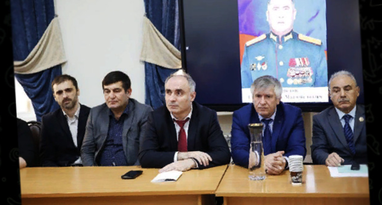 Вечер памяти героя Гаджикурбана Магомедова прошёл в Дагестане. 
Скриншот https://t.me/minobrnauki_rd/5275?single