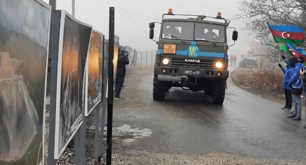 Грузовик миротворцев в зоне блокады Лачинского коридора, фото: https://report.az/ru/karabakh/na-doroge-hankendi-lachyn-sozdany-usloviya-dlya-proezda-avtomobilej-rmk/ Грузовик миротворцев в зоне блокады Лачинского коридора, фото: https://report.az/ru/karabakh/na-doroge-hankendi-lachyn-sozdany-usloviya-dlya-proezda-avtomobilej-rmk/