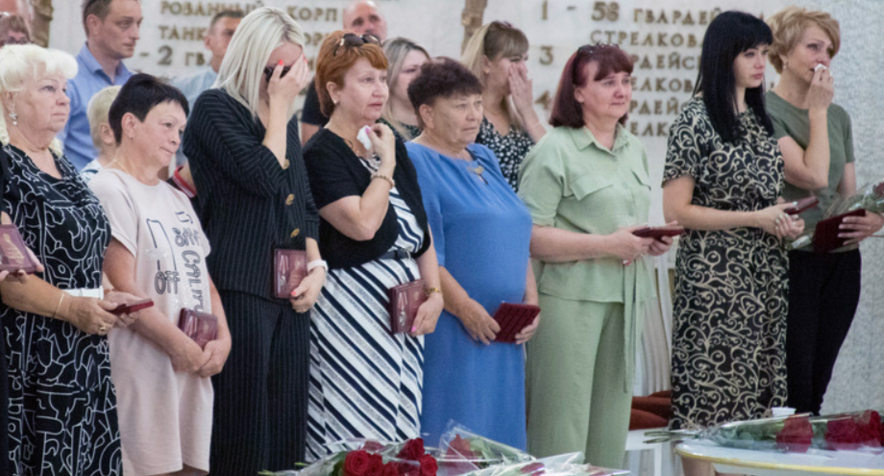 Родные погибших. Скриншот с сайта музей-панорамы "Сталинградская битва" от 20.07.23,https://stalingrad-battle.ru/about/m-news/2023/11102/
