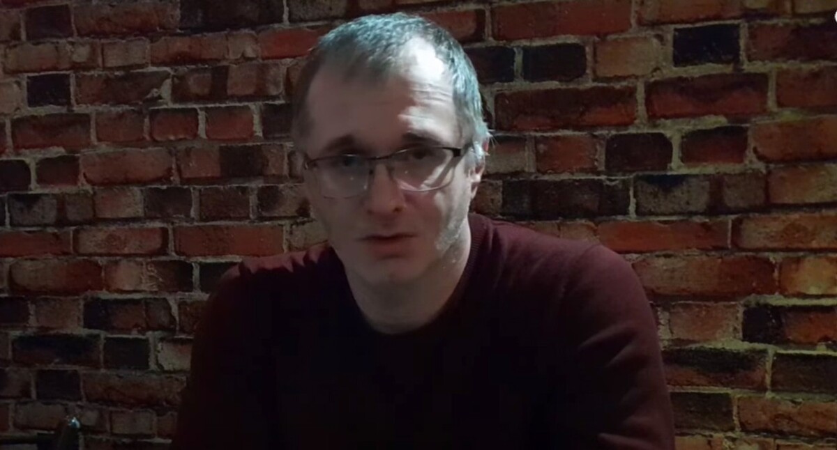 Заместитель главного редактора "Черновика" Магомед Магомедов. Кадр видео "Кавказского узла" https://www.youtube.com/watch?v=evDIGJymT18 Заместитель главного редактора "Черновика" Магомед Магомедов. Кадр видео "Кавказского узла" https://www.youtube.com/watch?v=evDIGJymT18