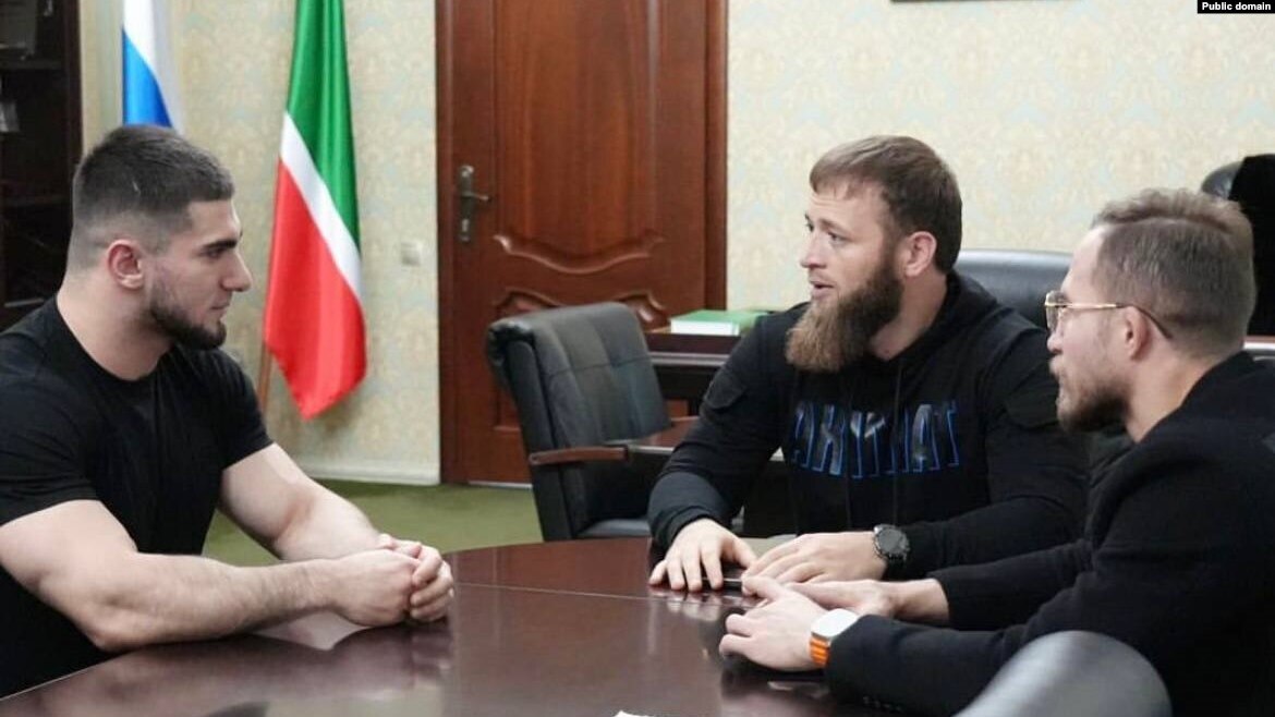 Асхаб Тамаев, Иса Ибрагимов и Арби Эмиев (слева направо). Фото Телеграм-канал Ибрагимова