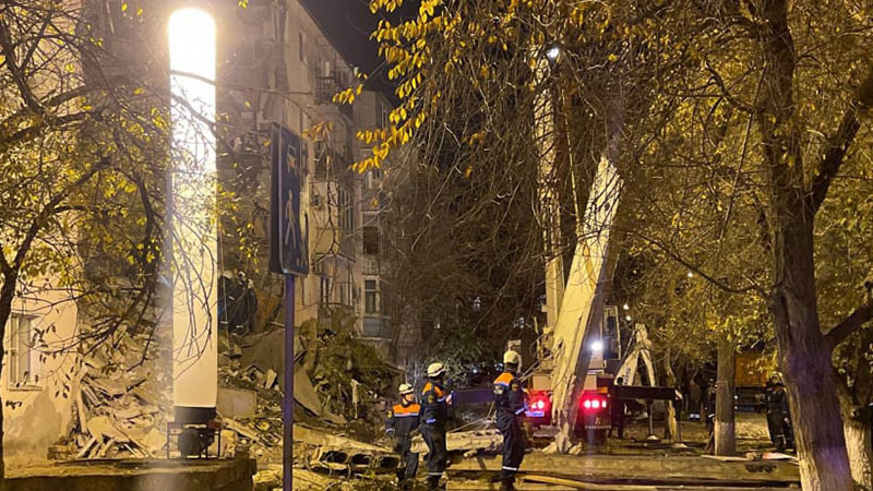 Обрушившийся дом на улице Вокзальная в Астрахани. Фото: Telegram-канал Игоря Бабушкина Обрушившийся дом на улице Вокзальная в Астрахани. Фото: Telegram-канал Игоря Бабушкина