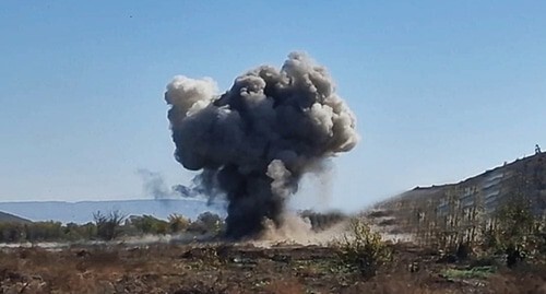 Взрыв. Фото: https://ru.apa.az/proisshestvie/sotrudnik-anama-podorvalsya-na-mine-v-agdame-548449
