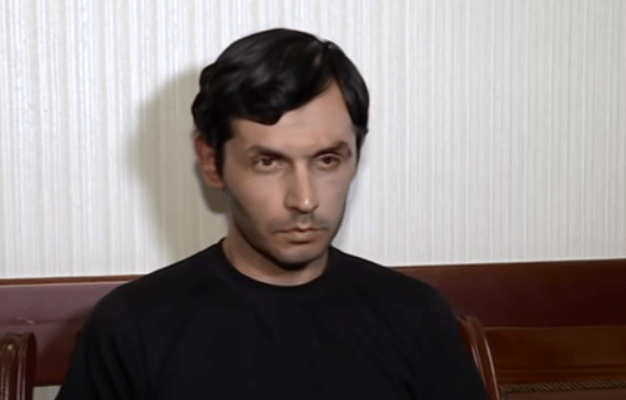 Юнис Сафаров. Стоп-кадр видео из YouTube-канала Xəzər Xəbər
от 06.07.2018, https://www.youtube.com/watch?v=uEl-MEWaRIYhttps://www.youtube.com/watch?v=uEl-MEWaRIY