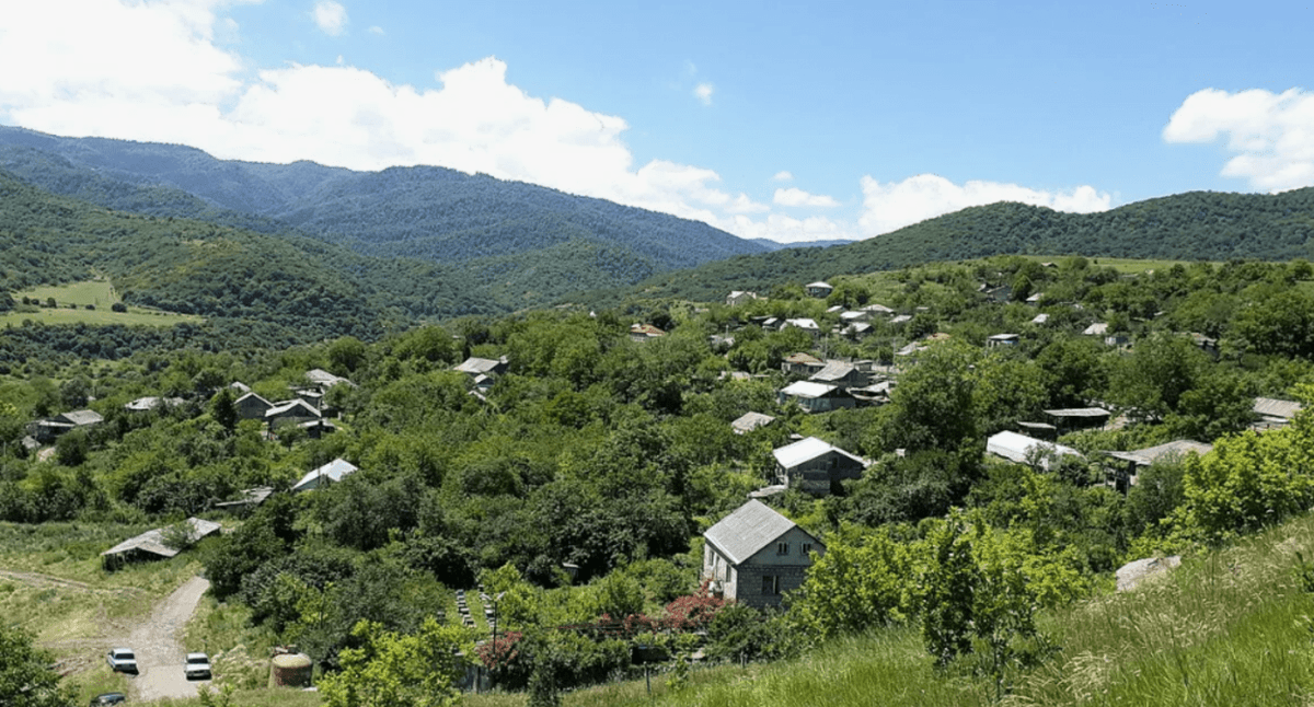 Вид на Киранц. Фото https://wiki2.org/en/Kirants,_Armenia#/media/File:Kirants_village,_Tavush_Province,_Armenia.jpg Вид на Киранц. Фото https://wiki2.org/en/Kirants,_Armenia#/media/File:Kirants_village,_Tavush_Province,_Armenia.jpg