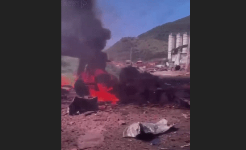 Пожар после взрыва в Итум-Калинском районе. Стоп-кадр видео RusNews от 15.07.24, https://t.me/rusnews/56901
