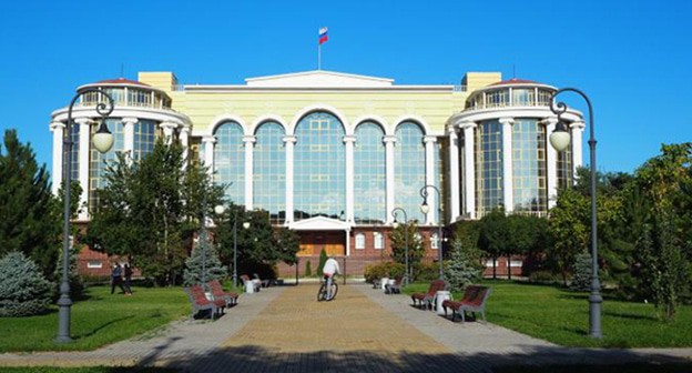 Астраханский облсуд. Фото: Anna Kydryavtseva https://wikimapia.org Астраханский облсуд. Фото: Anna Kydryavtseva https://wikimapia.org