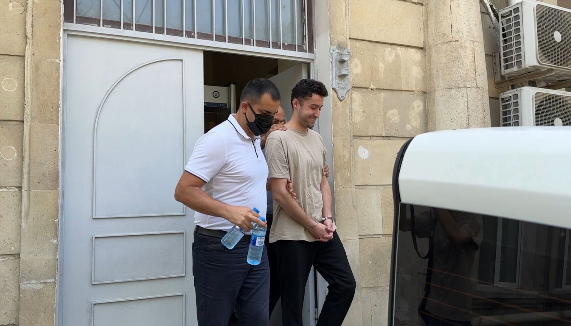 Арест Игбала Абилова. Фото: Ульвия Али для Мейдан ТВ Арест Игбала Абилова. Фото: Ульвия Али для Мейдан ТВ