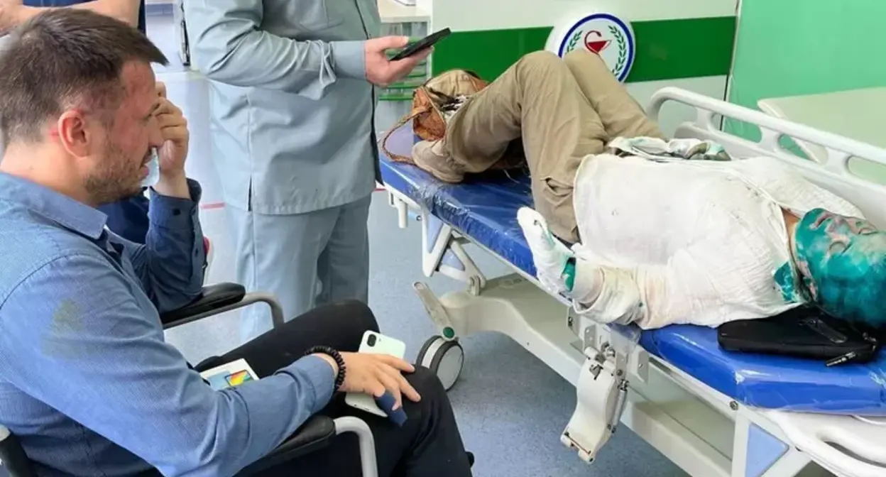 Александр Немов и Елена Милашина после нападения. Фото : Команда против пыток/Telegram