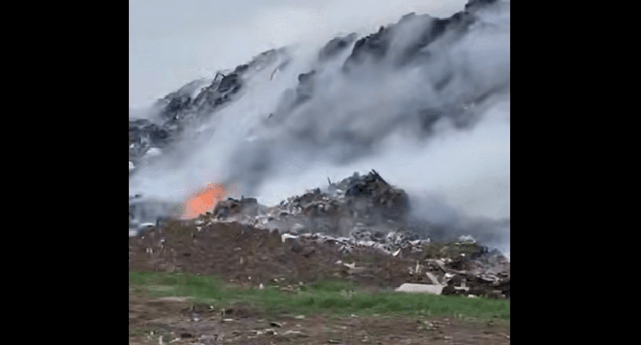 Пожар на Двубратском полигоне. Стоп-кадр видео администрации Усть-Лабинского района от 29.03.25, https://t.me/ustlab_press_sektor/17873?single.