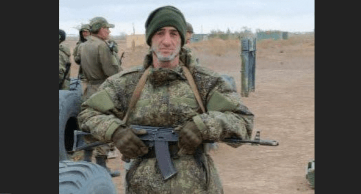 Артем Арутюнов. Скриншот фото из Telegram-канала Кировского округа от 06.04.25, https://t.me/akgo_18/14656.