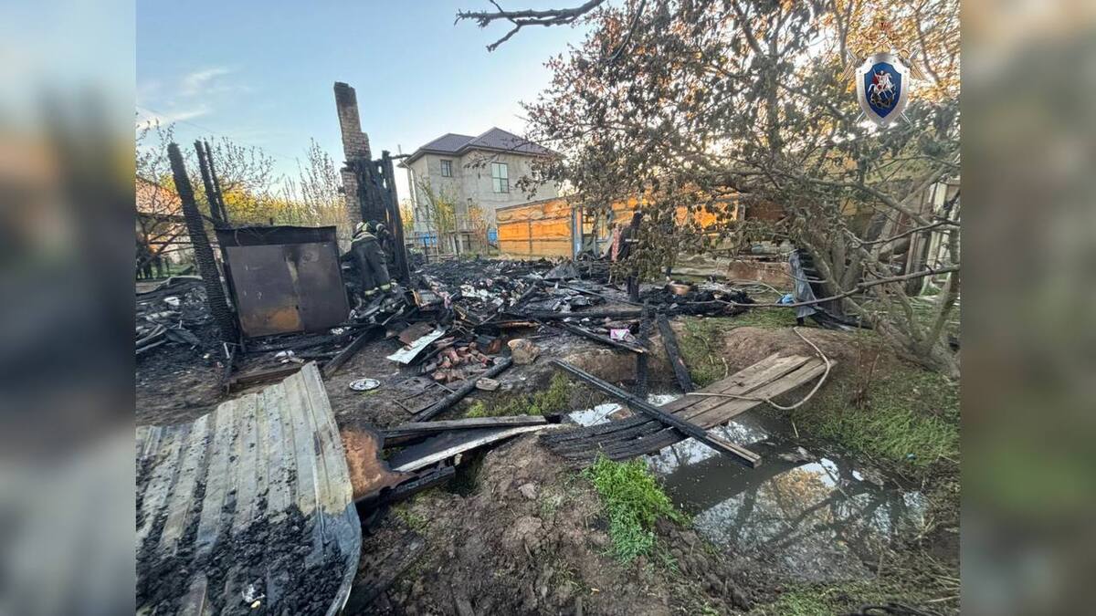 На месте пожара. Скриншот поста в телеграм-канале СУ СКР по Астраханской области https://t.me/astr_sledcom30/2887