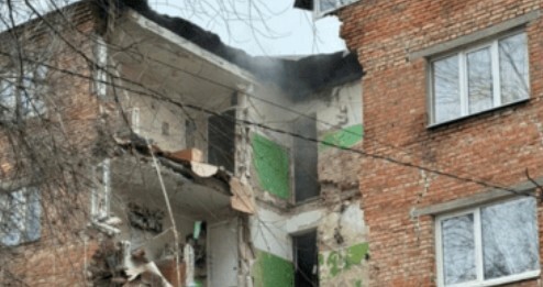 Дом на улице Нариманова после обрушения подъезда. Скриншот фото из Telegram-канала Василия Голубева от 28.01.24, https://t.me/golubev_vu/1079у