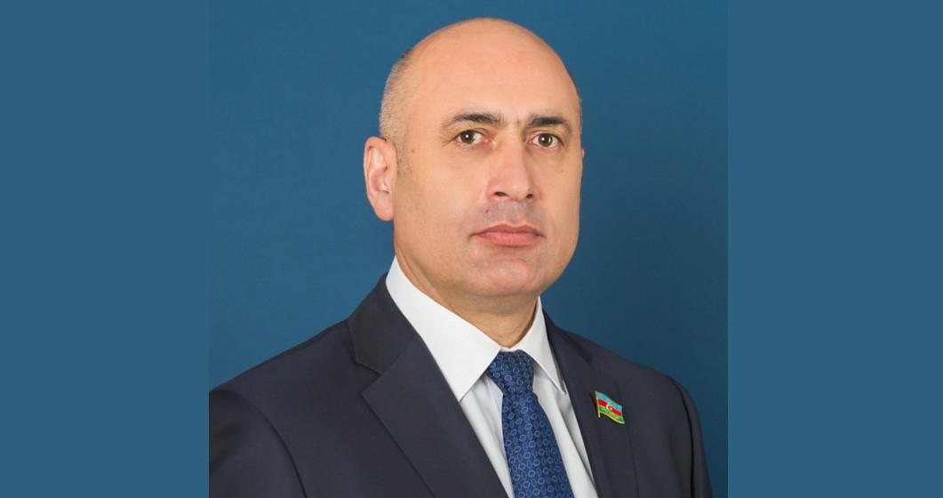 Азер Бадамов. Фото с сайта Милли Меджлиса https://meclis.gov.az/news-dep.php?id=821&lang=ru