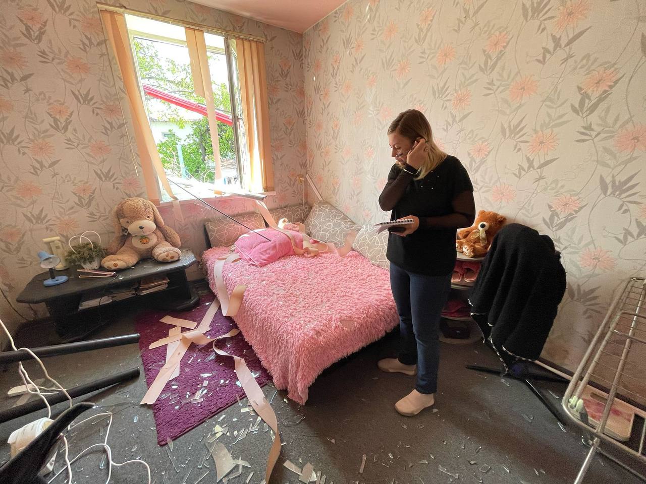 Одна из пострадавших в результате атаки БПЛА квартир в Новороссийске. Скриншот из телеграм-канала главы города Новороссийска Андрея Кравченко https://t.me/kravchenko_glava_nvrsk/11568