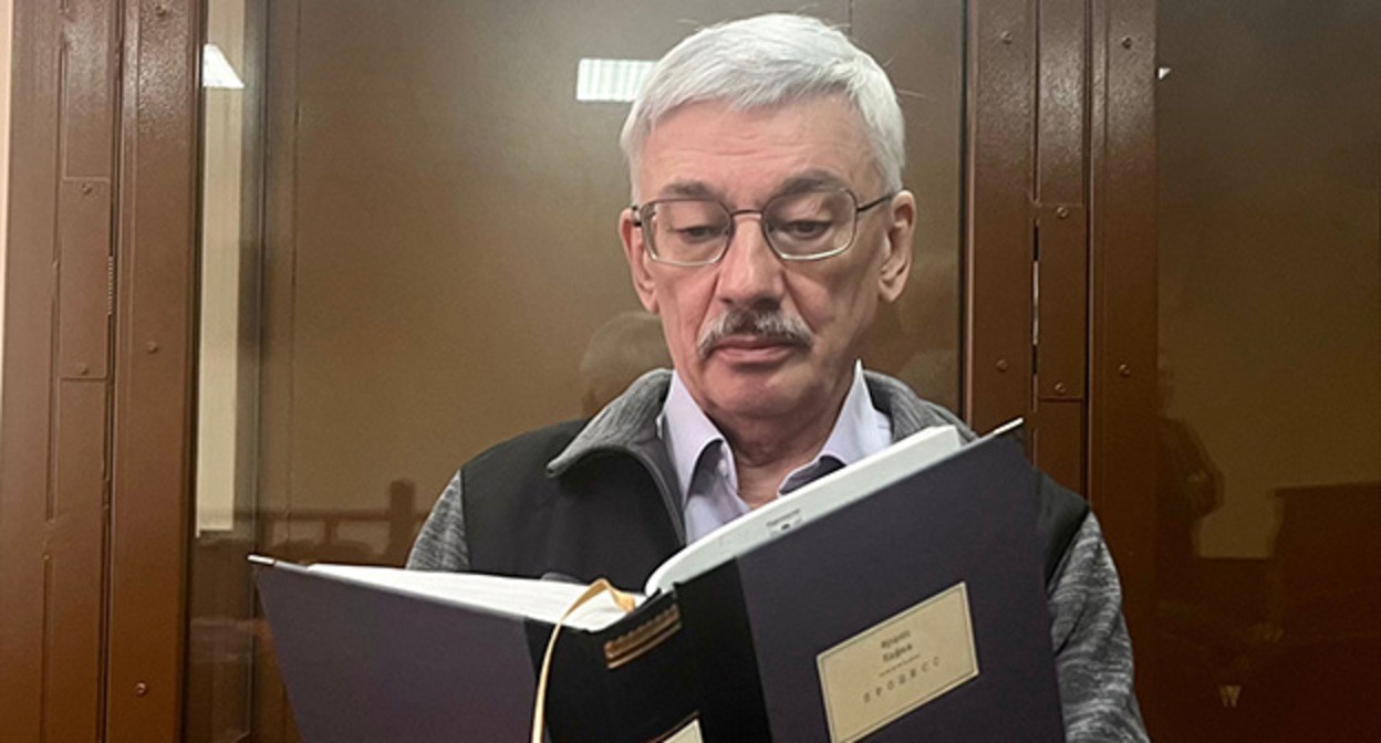 Олег Орлов. Фото: https://memorialcenter.org/ru/news/politicheskij-zakaz признан инагентом