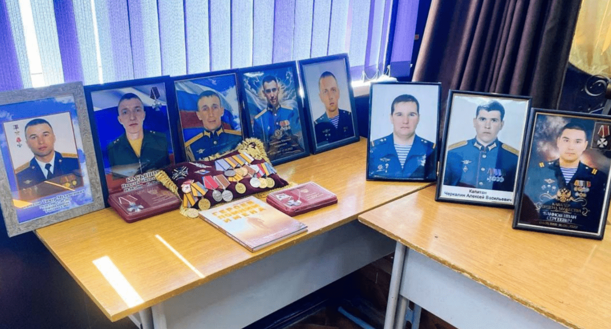 Портреты убитых бойцов. Скриншот фото фонда "Защитники Отечества" по КБР от 14.05.25, https://t.me/fond_ZO_kbr/5753