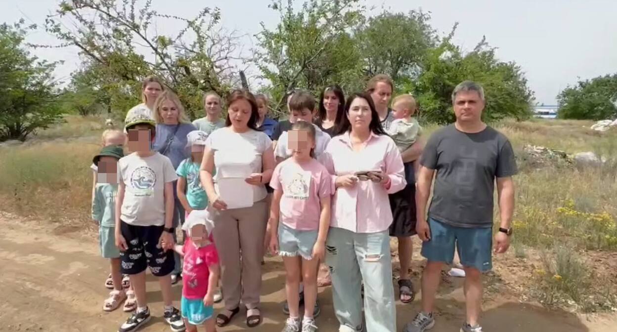 Кадр из видеообращения жителей Волгограда. Скриншот записи из телеграм-канала "V1.RU | Новости Волгограда" https://t.me/newsv1/76890